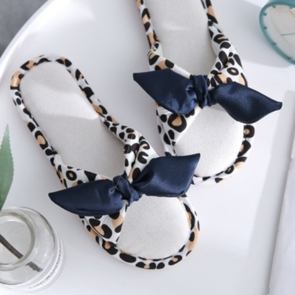 Women Stylish Bow-knot Animal Print Slippers